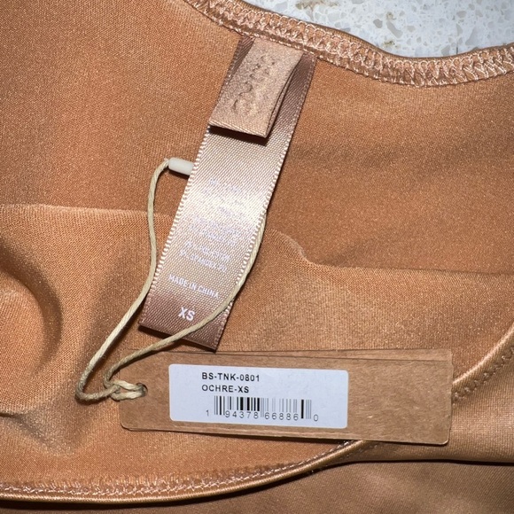 SKIMS WET JERSEY BODYSUIT OCHRE - Picture 3 of 4